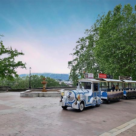 Quartier Historique Et Populaire Du Chateau De Pau Luaran gambar