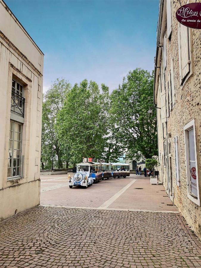 Quartier Historique Et Populaire Du Chateau De Pau Luaran gambar