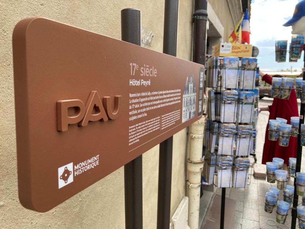 Quartier Historique Et Populaire Du Chateau De Pau Luaran gambar